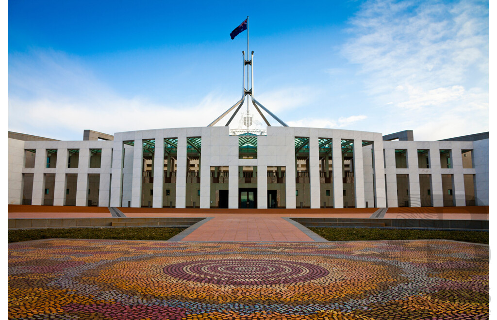 L40 - Parliamentary Members Dinner for Four Guests – Hosted by Mr. David Smith MP & Ms. Alicia Payne MP