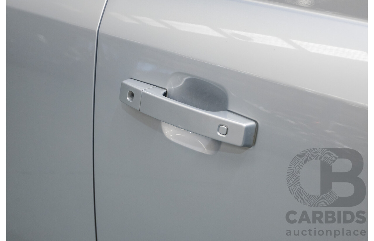 12/2021 Land Rover Defender 110 P400 SE (AWD) L663 MY2 4d Wagon Hakuba Silver Metallic Turbo 3.0L