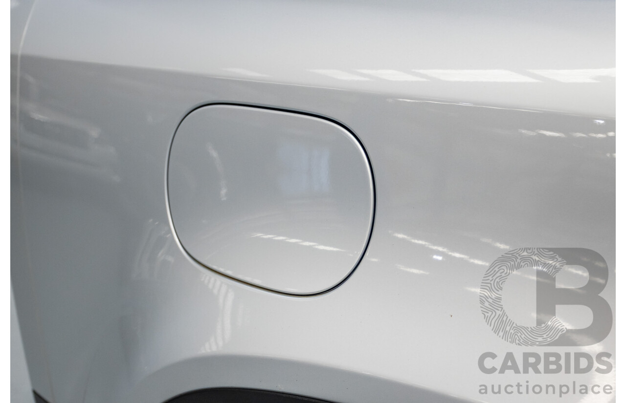 12/2021 Land Rover Defender 110 P400 SE (AWD) L663 MY2 4d Wagon Hakuba Silver Metallic Turbo 3.0L