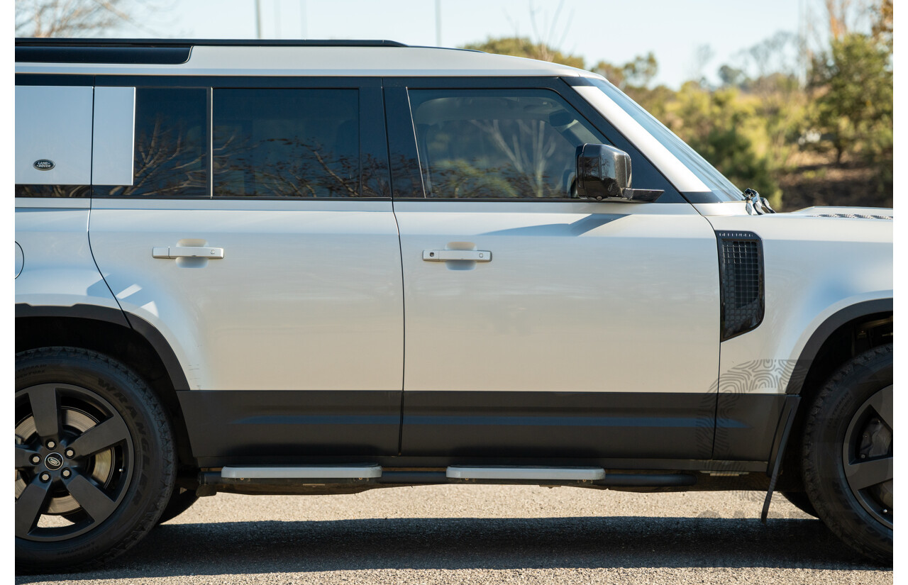 12/2021 Land Rover Defender 110 P400 SE (AWD) L663 MY22 4d Wagon Hakuba Silver Metallic Turbo 3.0L - MHEV