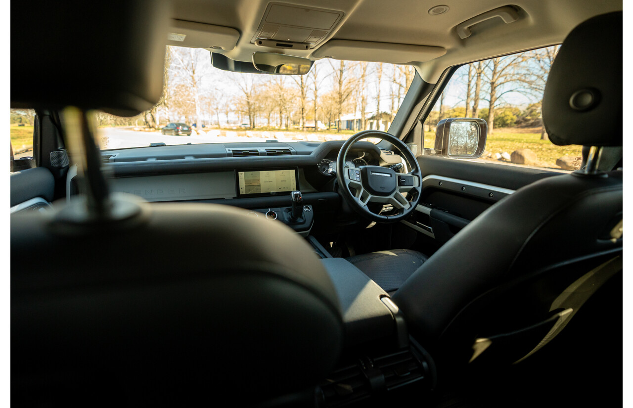 12/2021 Land Rover Defender 110 P400 SE (AWD) L663 MY22 4d Wagon Hakuba Silver Metallic Turbo 3.0L - MHEV