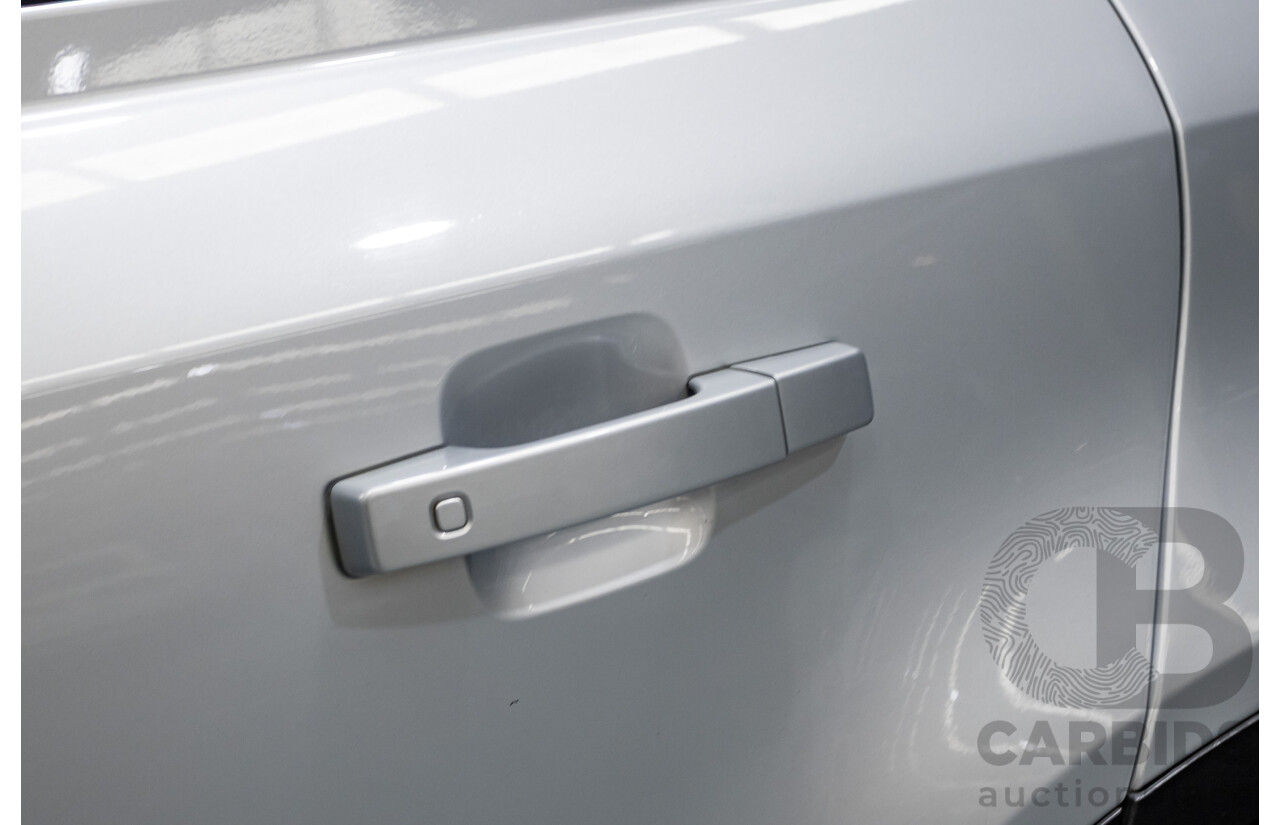 12/2021 Land Rover Defender 110 P400 SE (AWD) L663 MY2 4d Wagon Hakuba Silver Metallic Turbo 3.0L