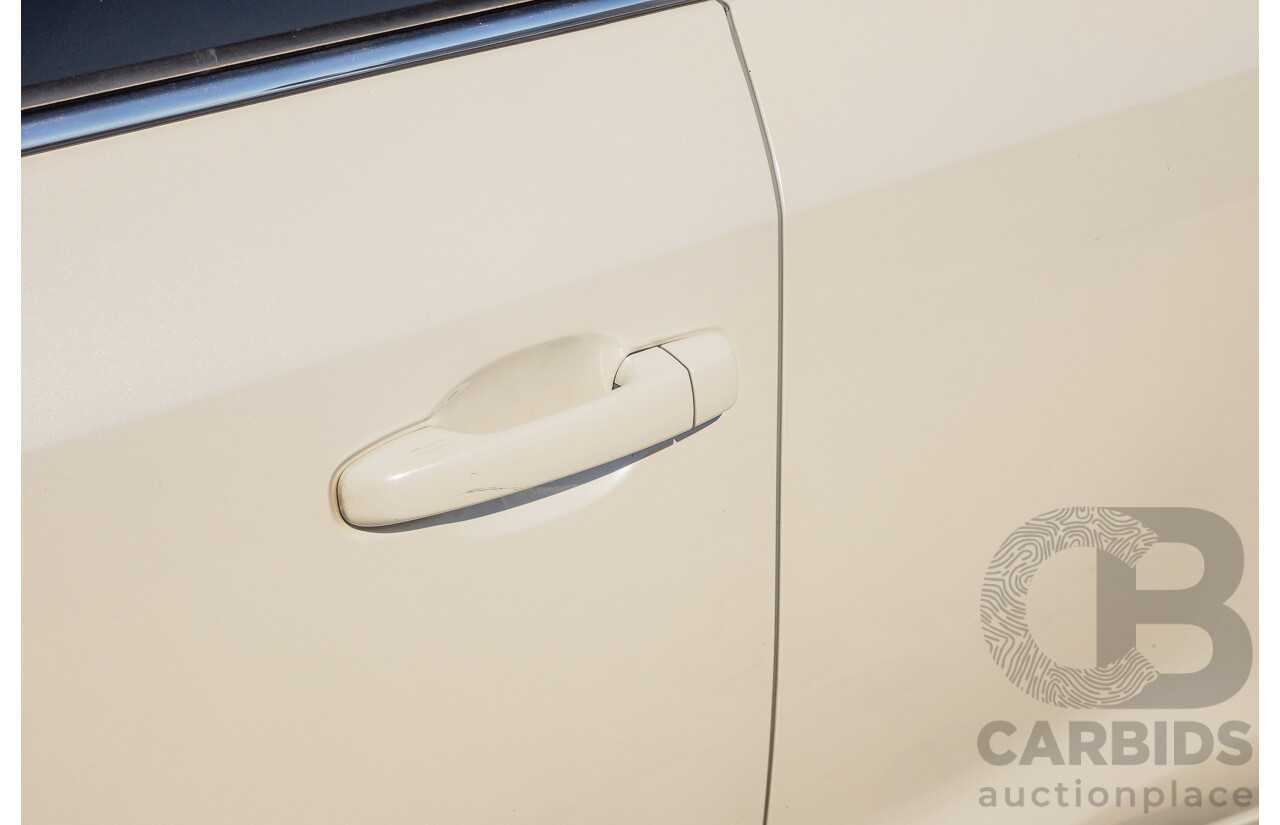 07/2017 Toyota Landcruiser VX (4x4) VDJ200R MY16 4D Wagon Crystal White Pearl Twin Turbo Diesel 4.5L - 7 seats