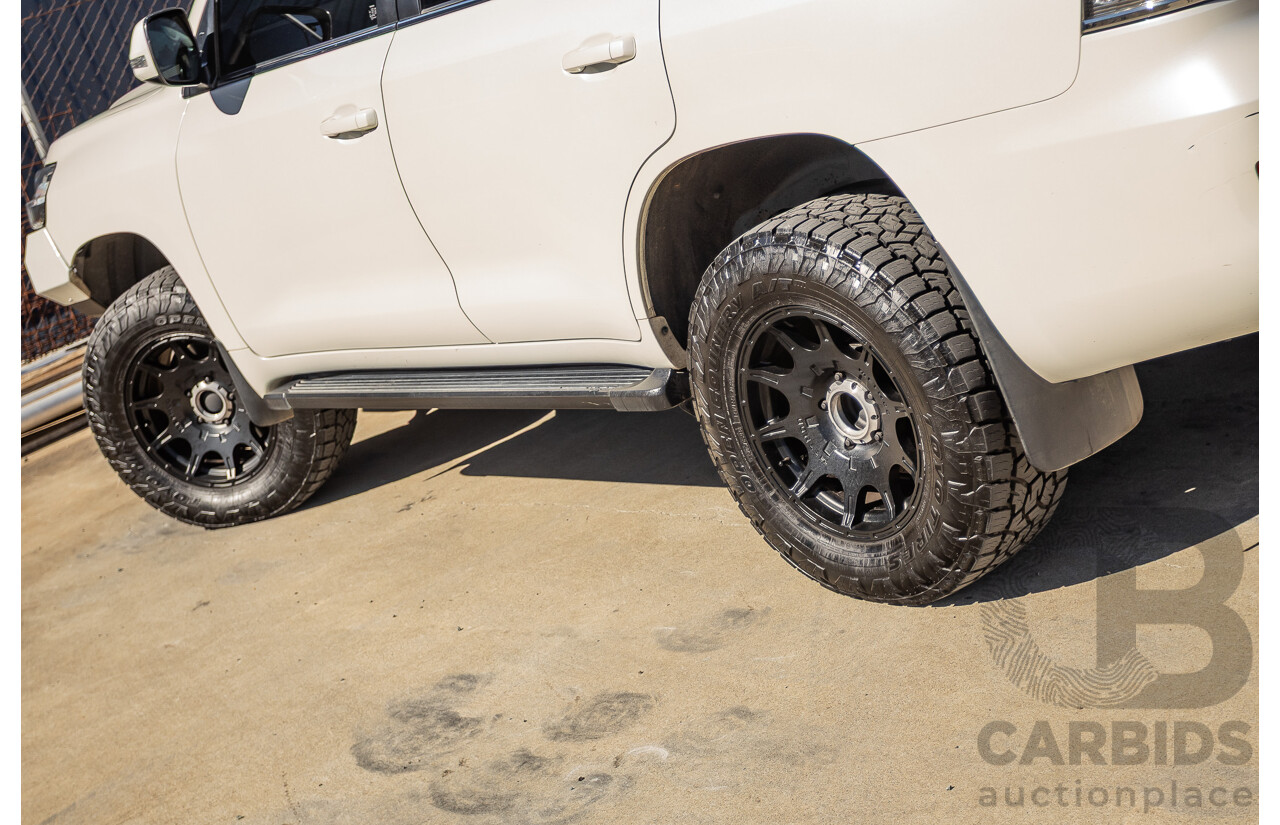 07/2017 Toyota Landcruiser VX (4x4) VDJ200R MY16 4D Wagon Crystal White Pearl Twin Turbo Diesel 4.5L - 7 seats