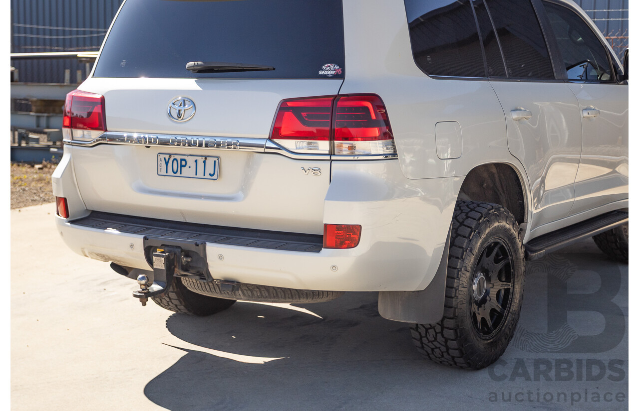 07/2017 Toyota Landcruiser VX (4x4) VDJ200R MY16 4D Wagon Crystal White Pearl Twin Turbo Diesel 4.5L - 7 seats