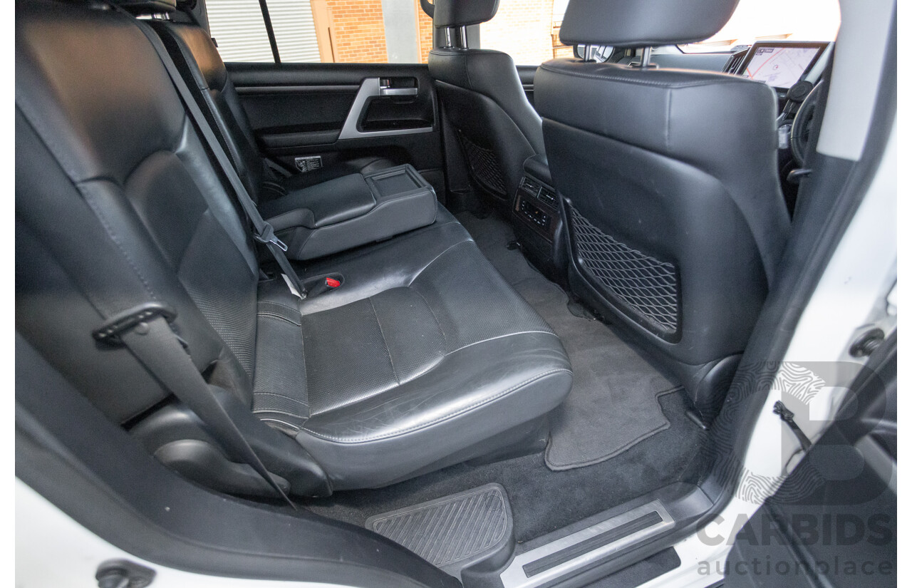 07/2017 Toyota Landcruiser VX (4x4) VDJ200R MY16 4D Wagon Crystal White Pearl Twin Turbo Diesel 4.5L - 7 seats