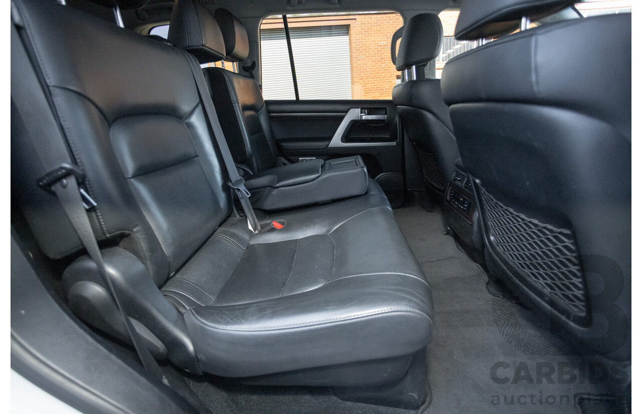07/2017 Toyota Landcruiser VX (4x4) VDJ200R MY16 4D Wagon Crystal White Pearl Twin Turbo Diesel 4.5L - 7 seats