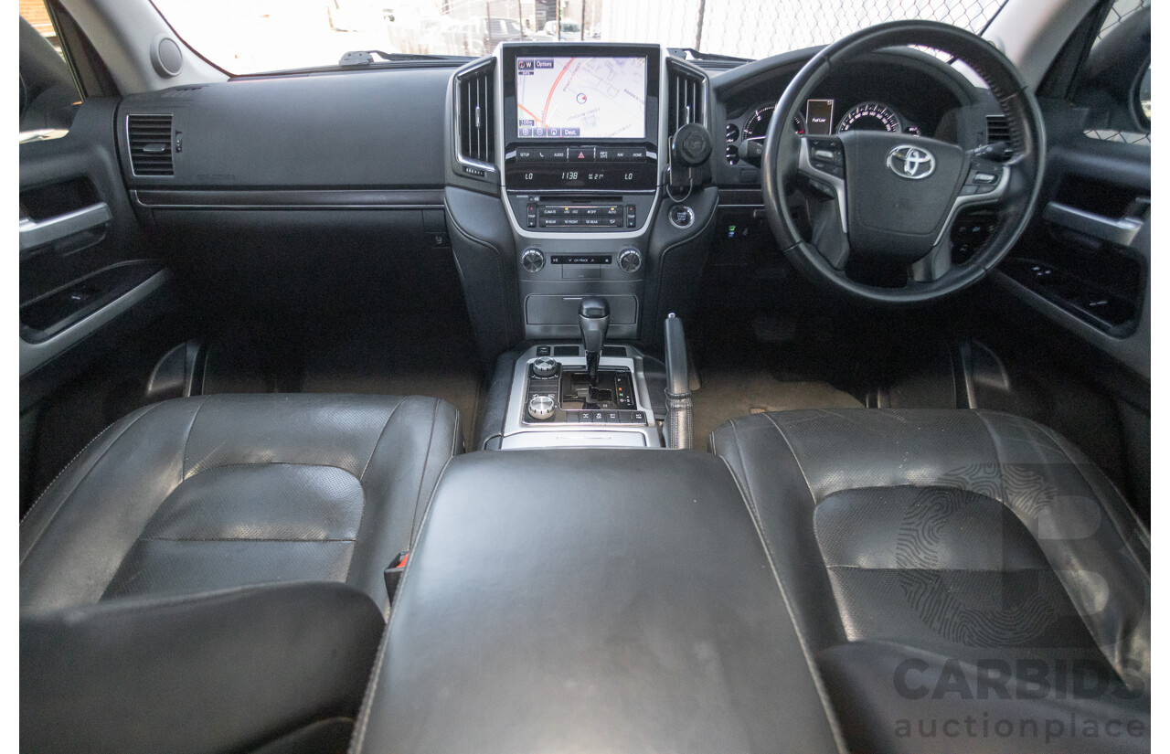 07/2017 Toyota Landcruiser VX (4x4) VDJ200R MY16 4D Wagon Crystal White Pearl Twin Turbo Diesel 4.5L - 7 seats