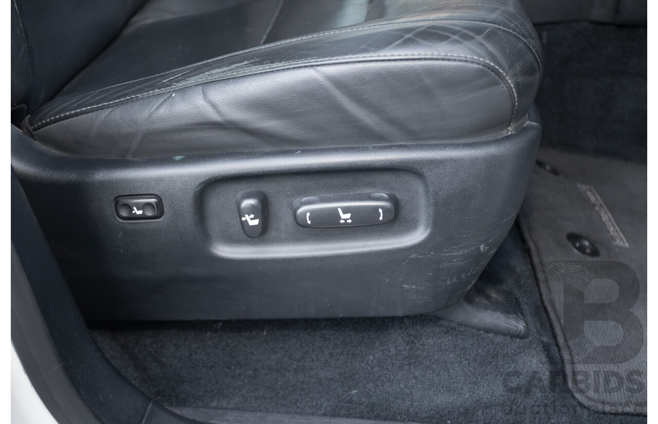 07/2017 Toyota Landcruiser VX (4x4) VDJ200R MY16 4D Wagon Crystal White Pearl Twin Turbo Diesel 4.5L - 7 seats