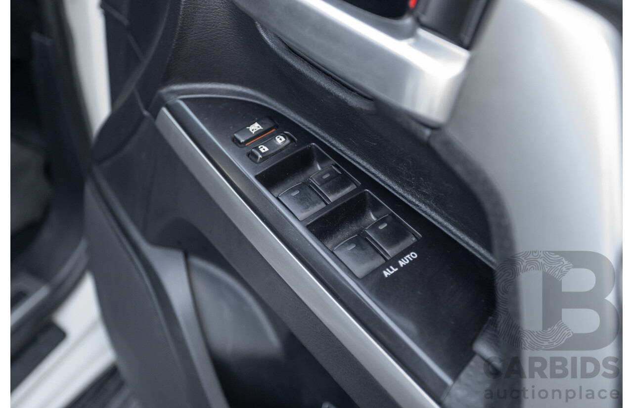 07/2017 Toyota Landcruiser VX (4x4) VDJ200R MY16 4D Wagon Crystal White Pearl Twin Turbo Diesel 4.5L - 7 seats