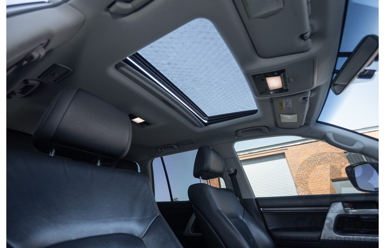 07/2017 Toyota Landcruiser VX (4x4) VDJ200R MY16 4D Wagon Crystal White Pearl Twin Turbo Diesel 4.5L - 7 seats