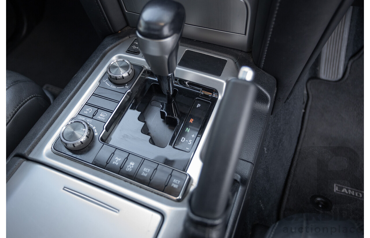 07/2017 Toyota Landcruiser VX (4x4) VDJ200R MY16 4D Wagon Crystal White Pearl Twin Turbo Diesel 4.5L - 7 seats