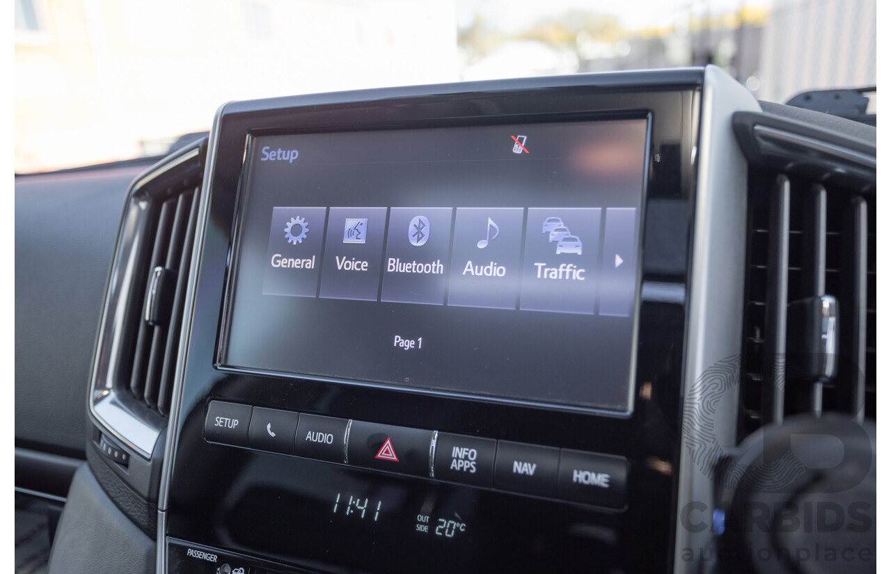 07/2017 Toyota Landcruiser VX (4x4) VDJ200R MY16 4D Wagon Crystal White Pearl Twin Turbo Diesel 4.5L - 7 seats