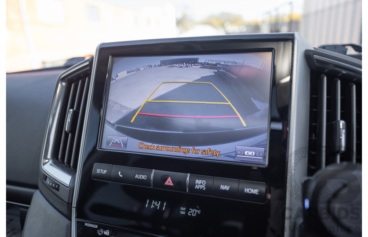 07/2017 Toyota Landcruiser VX (4x4) VDJ200R MY16 4D Wagon Crystal White Pearl Twin Turbo Diesel 4.5L - 7 seats