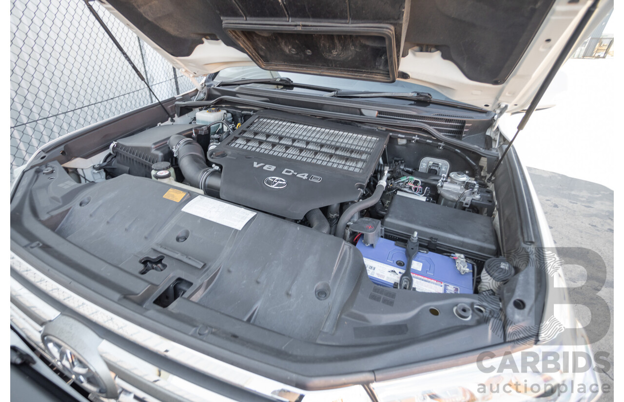 07/2017 Toyota Landcruiser VX (4x4) VDJ200R MY16 4D Wagon Crystal White Pearl Twin Turbo Diesel 4.5L - 7 seats