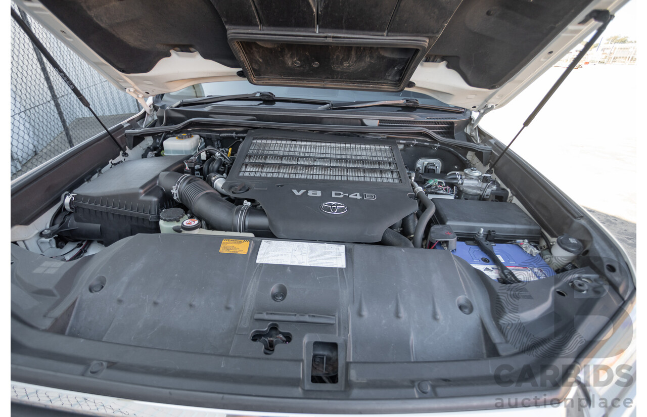 07/2017 Toyota Landcruiser VX (4x4) VDJ200R MY16 4D Wagon Crystal White Pearl Twin Turbo Diesel 4.5L - 7 seats