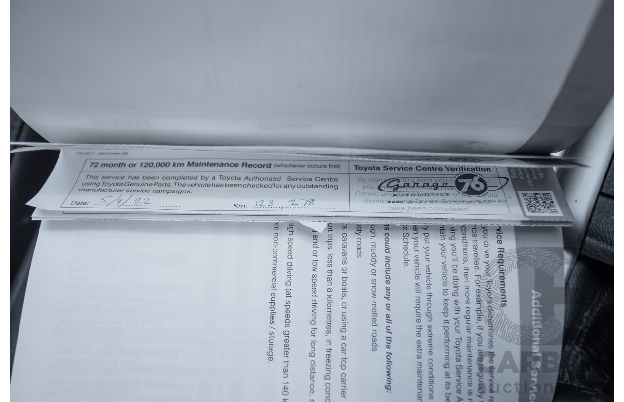 07/2017 Toyota Landcruiser VX (4x4) VDJ200R MY16 4D Wagon Crystal White Pearl Twin Turbo Diesel 4.5L - 7 seats