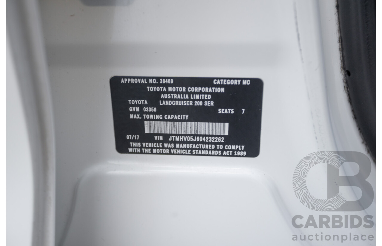 07/2017 Toyota Landcruiser VX (4x4) VDJ200R MY16 4D Wagon Crystal White Pearl Twin Turbo Diesel 4.5L - 7 seats