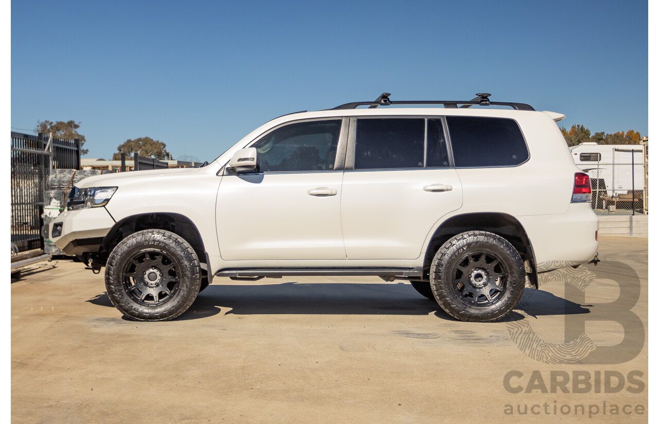 07/2017 Toyota Landcruiser VX (4x4) VDJ200R MY16 4D Wagon Crystal White Pearl Twin Turbo Diesel 4.5L - 7 seats