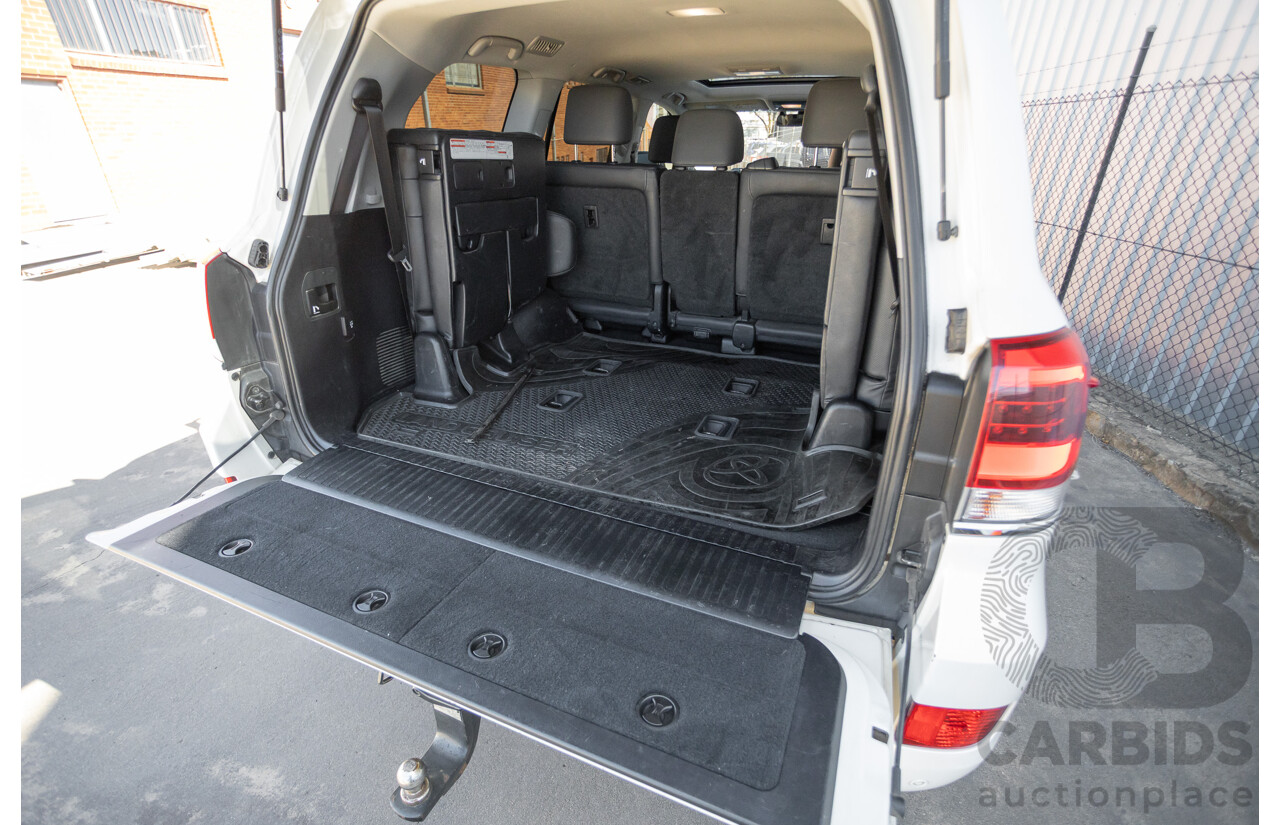 07/2017 Toyota Landcruiser VX (4x4) VDJ200R MY16 4D Wagon Crystal White Pearl Twin Turbo Diesel 4.5L - 7 seats