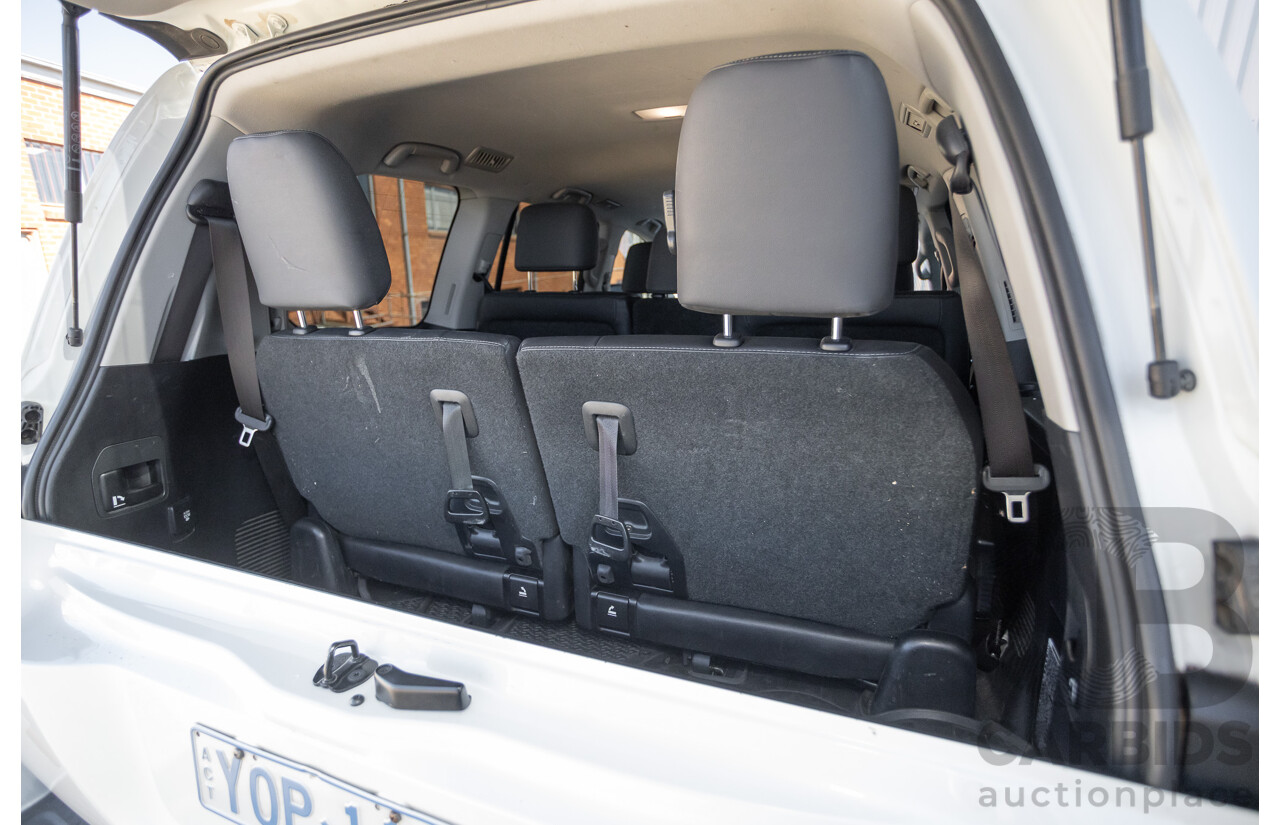 07/2017 Toyota Landcruiser VX (4x4) VDJ200R MY16 4D Wagon Crystal White Pearl Twin Turbo Diesel 4.5L - 7 seats