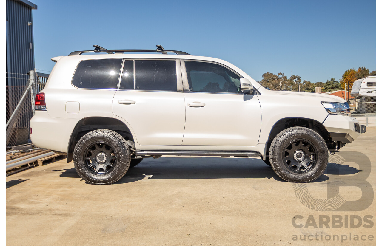 07/2017 Toyota Landcruiser VX (4x4) VDJ200R MY16 4D Wagon Crystal White Pearl Twin Turbo Diesel 4.5L - 7 seats