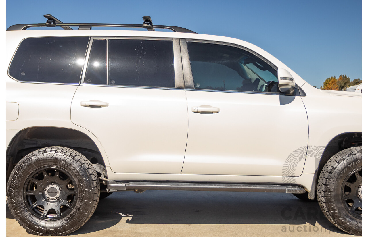 07/2017 Toyota Landcruiser VX (4x4) VDJ200R MY16 4D Wagon Crystal White Pearl Twin Turbo Diesel 4.5L - 7 seats