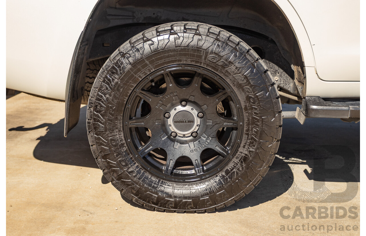 07/2017 Toyota Landcruiser VX (4x4) VDJ200R MY16 4D Wagon Crystal White Pearl Twin Turbo Diesel 4.5L - 7 seats