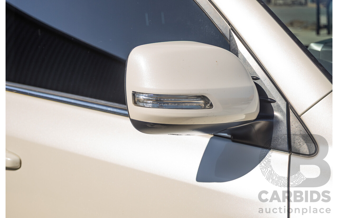 07/2017 Toyota Landcruiser VX (4x4) VDJ200R MY16 4D Wagon Crystal White Pearl Twin Turbo Diesel 4.5L - 7 seats