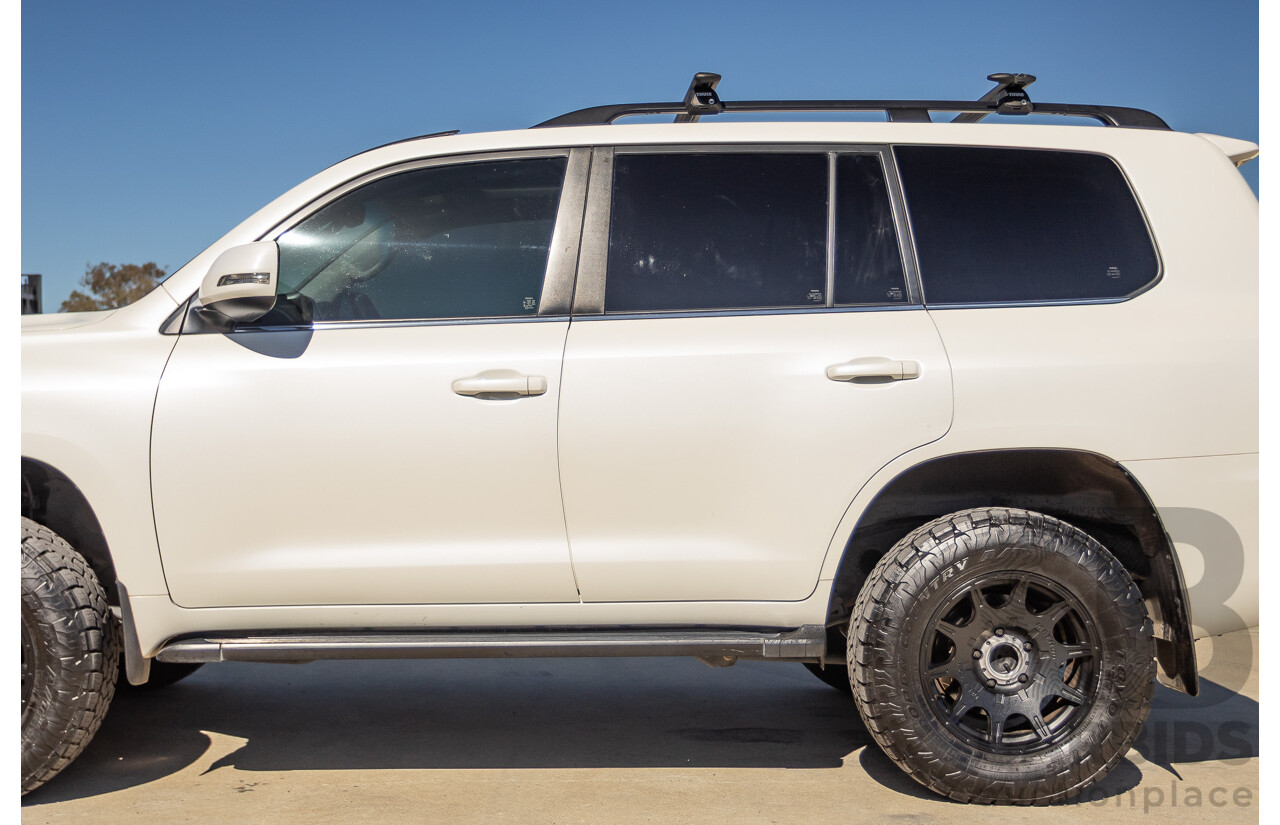 07/2017 Toyota Landcruiser VX (4x4) VDJ200R MY16 4D Wagon Crystal White Pearl Twin Turbo Diesel 4.5L - 7 seats