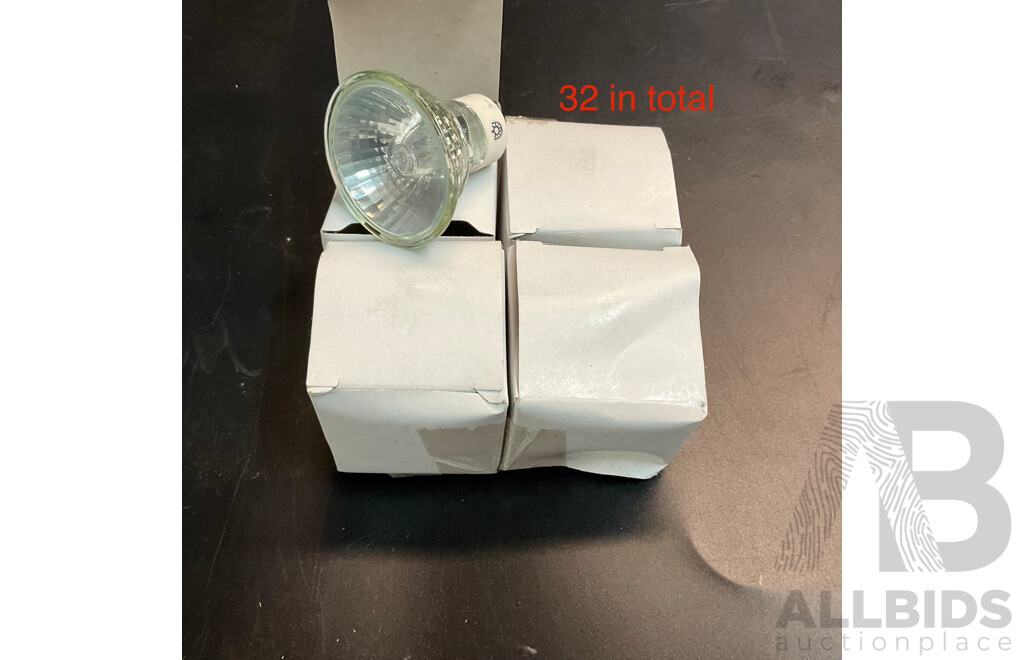 GU10 Adjustable Brass  4 Lights Spotlight - Lot of 8 ( with 32 Light Bulbs )