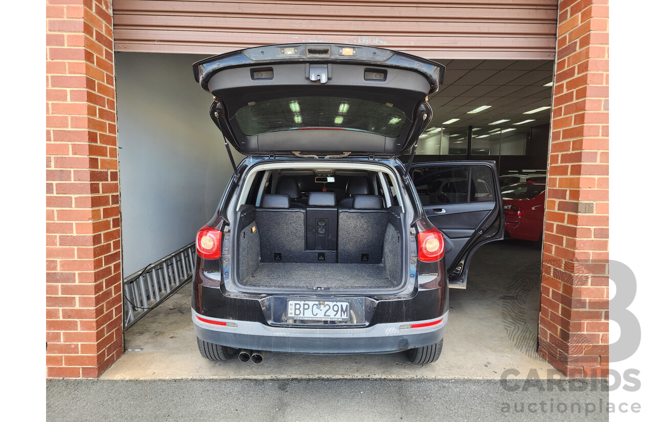 5/2010 Volkswagen Tiguan 103 TDI 5NC MY10 4d Wagon Black 2.0L