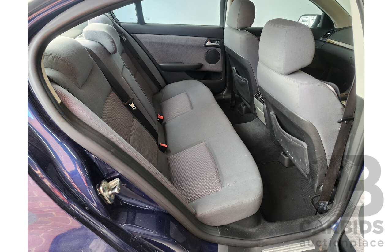 10/2006 Holden Berlina  VE 4d Sedan Blue 3.6L