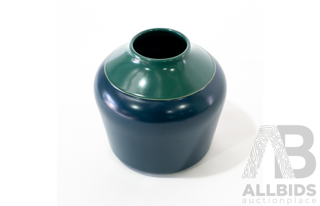 L8 - Bison Home Duo Vases