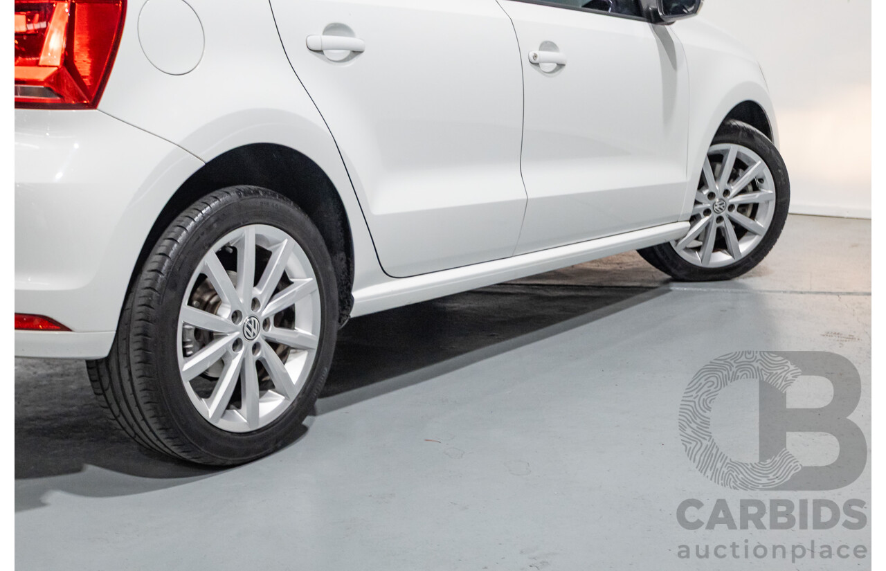 11/2017 Volkswagen Polo Urban + (81TSI) 6R MY17.5 5D Hatchback White 1.2L