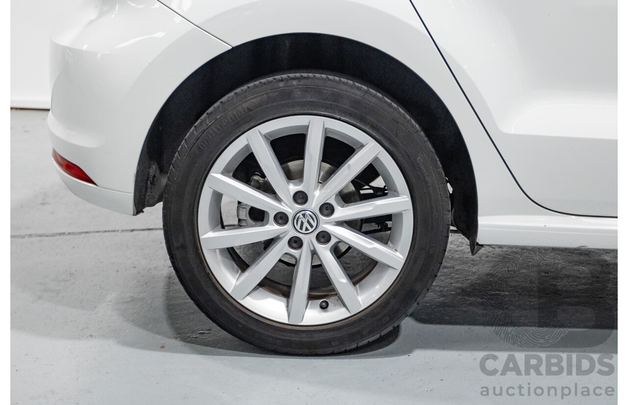 11/2017 Volkswagen Polo Urban + (81TSI) 6R MY17.5 5D Hatchback White 1.2L