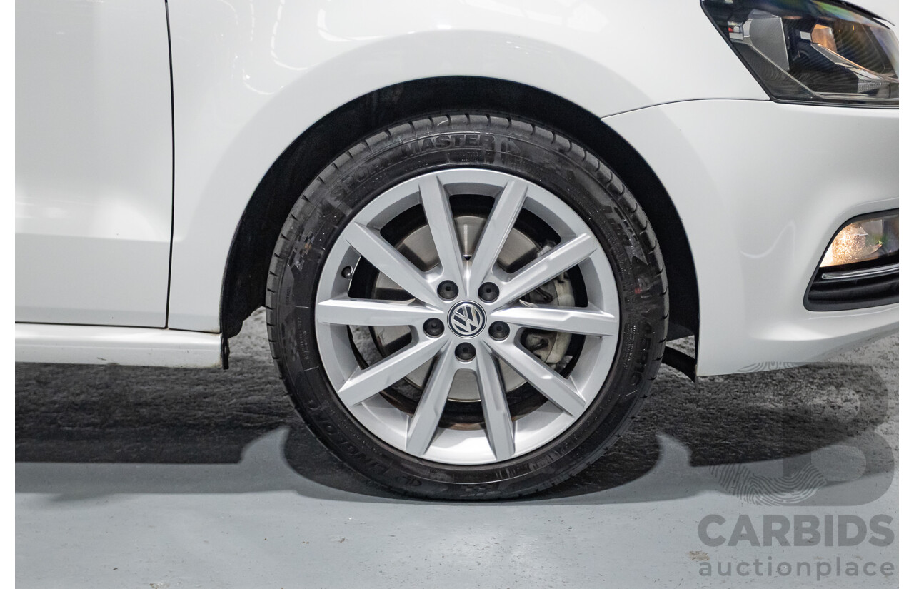 11/2017 Volkswagen Polo Urban + (81TSI) 6R MY17.5 5D Hatchback White 1.2L