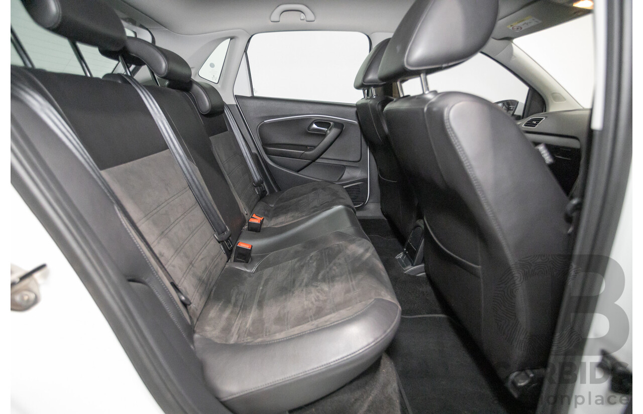 11/2017 Volkswagen Polo Urban + (81TSI) 6R MY17.5 5D Hatchback White 1.2L