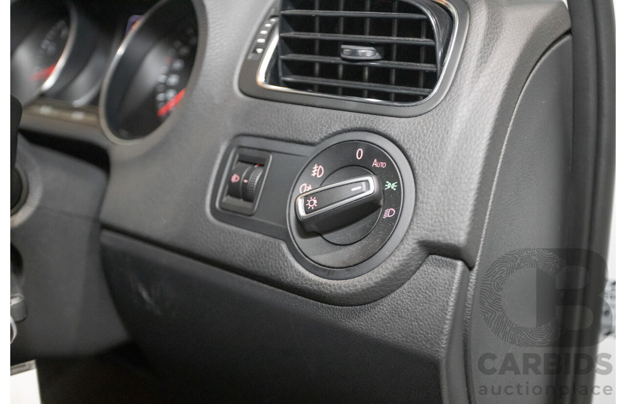 11/2017 Volkswagen Polo Urban + (81TSI) 6R MY17.5 5D Hatchback White 1.2L