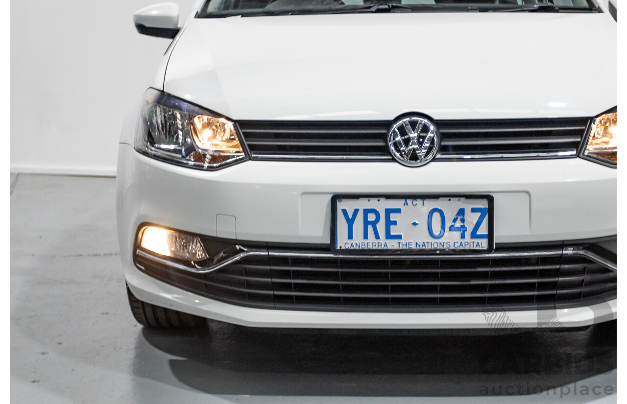 11/2017 Volkswagen Polo Urban + (81TSI) 6R MY17.5 5D Hatchback White 1.2L