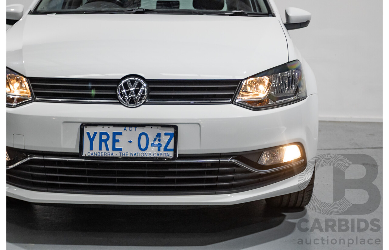 11/2017 Volkswagen Polo Urban + (81TSI) 6R MY17.5 5D Hatchback White 1.2L