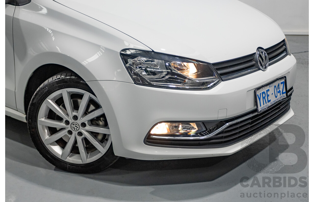 11/2017 Volkswagen Polo Urban + (81TSI) 6R MY17.5 5D Hatchback White 1.2L