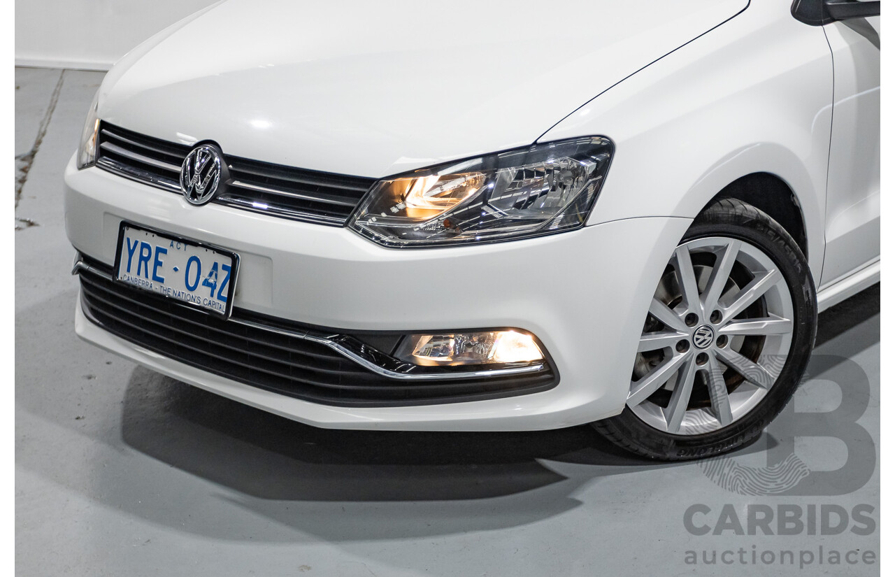 11/2017 Volkswagen Polo Urban + (81TSI) 6R MY17.5 5D Hatchback White 1.2L
