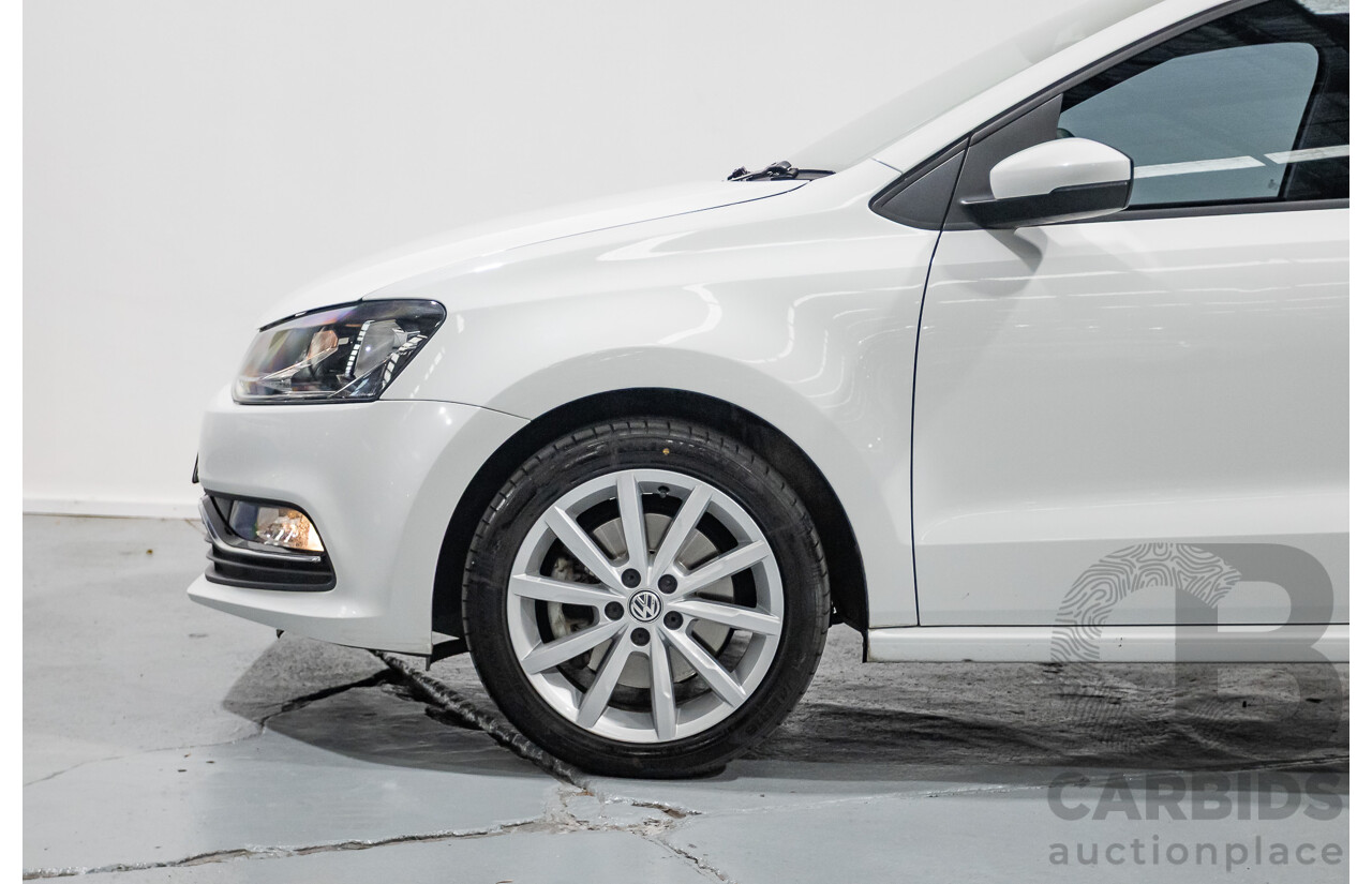 11/2017 Volkswagen Polo Urban + (81TSI) 6R MY17.5 5D Hatchback White 1.2L