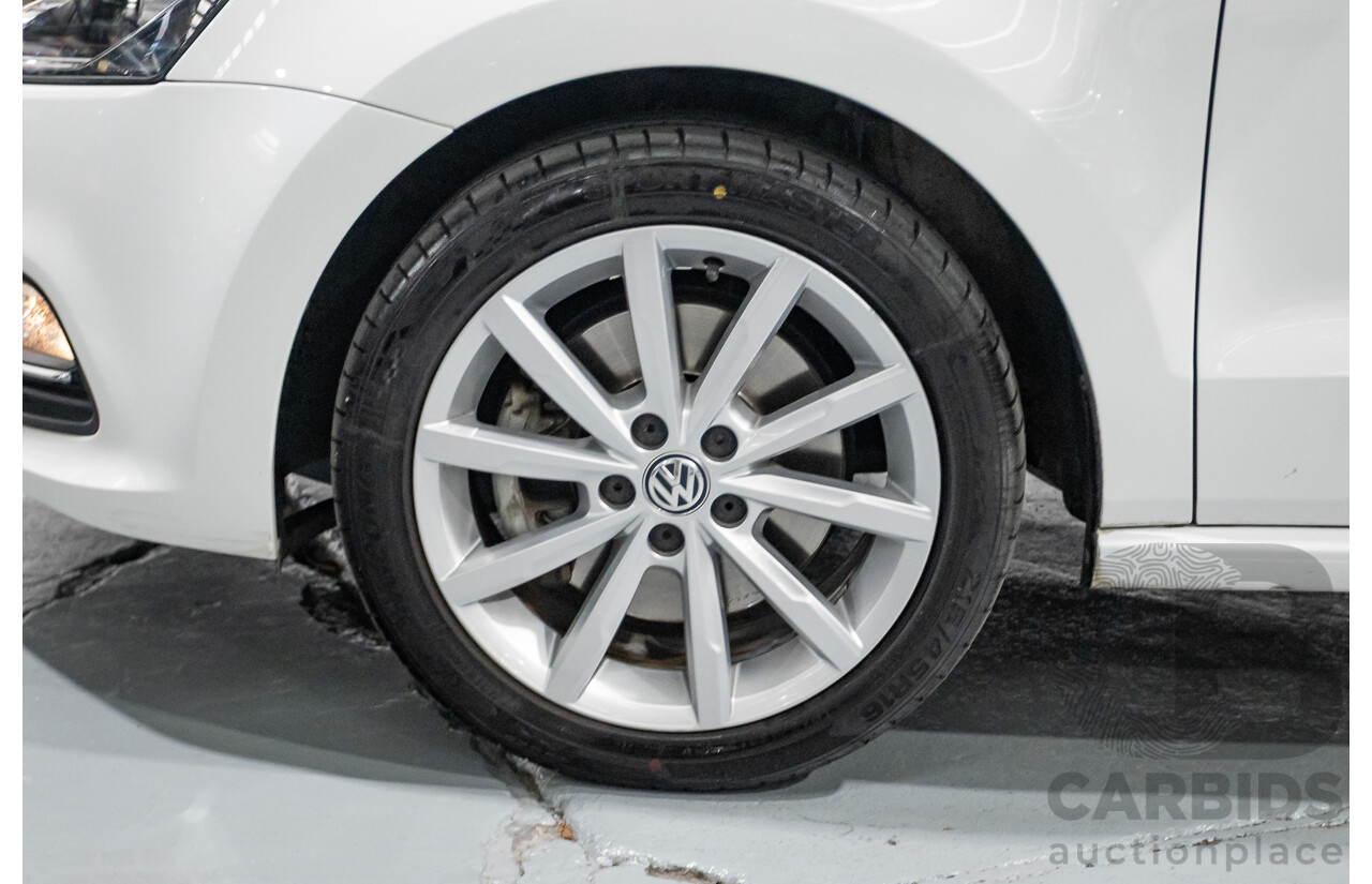 11/2017 Volkswagen Polo Urban + (81TSI) 6R MY17.5 5D Hatchback White 1.2L