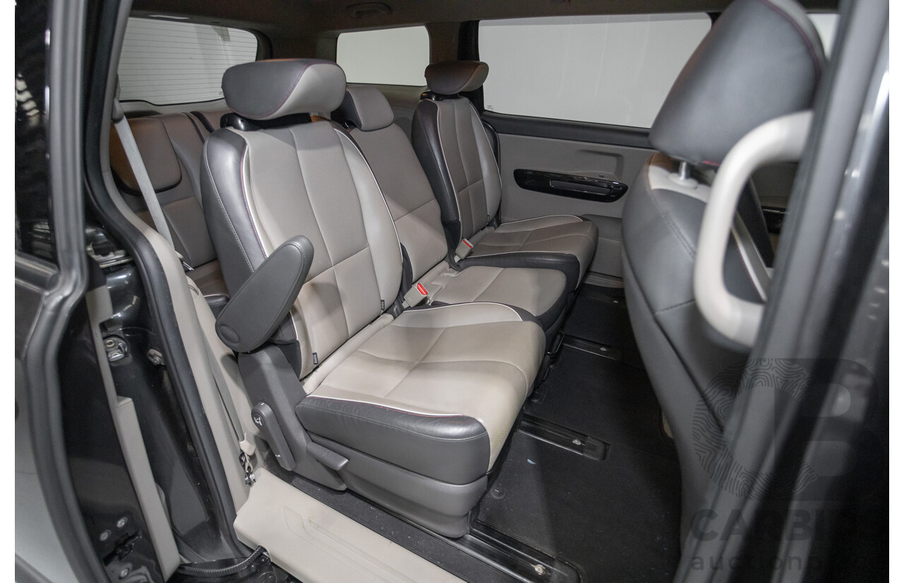 05/2017 Kia Carnival SLi YP MY17 4D Wagon Graphite Metallic Turbo Diesel 2.2L