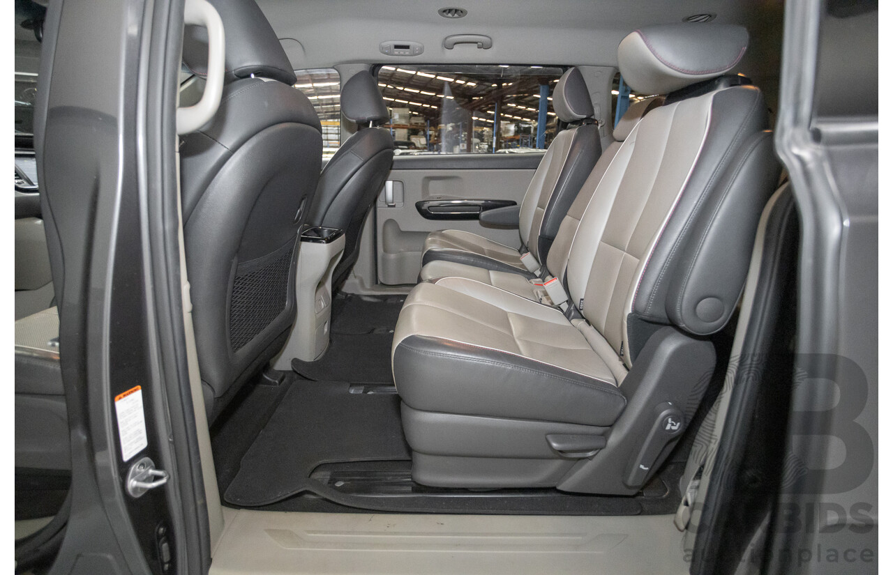 05/2017 Kia Carnival SLi YP MY17 4D Wagon Graphite Metallic Turbo Diesel 2.2L