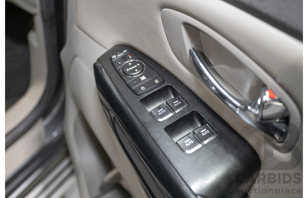 05/2017 Kia Carnival SLi YP MY17 4D Wagon Graphite Metallic Turbo Diesel 2.2L