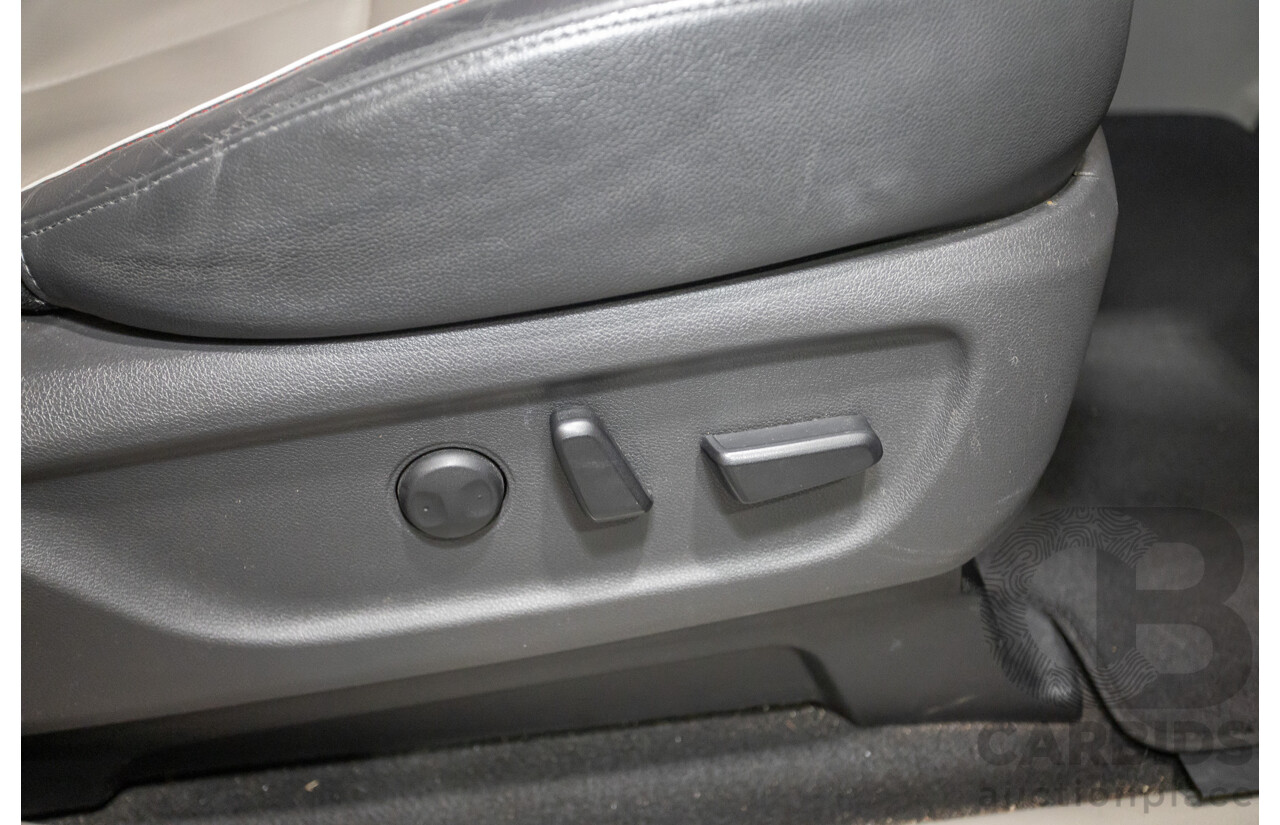 05/2017 Kia Carnival SLi YP MY17 4D Wagon Graphite Metallic Turbo Diesel 2.2L