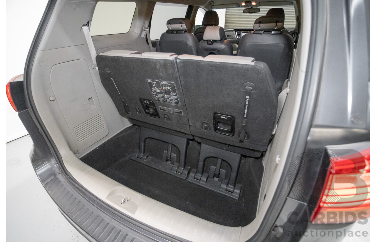 05/2017 Kia Carnival SLi YP MY17 4D Wagon Graphite Metallic Turbo Diesel 2.2L